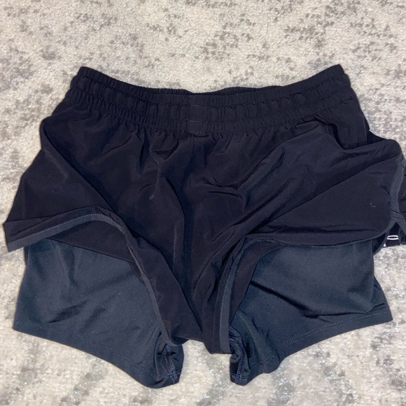 Under armor running shorts - size S - Picture 2 of 2